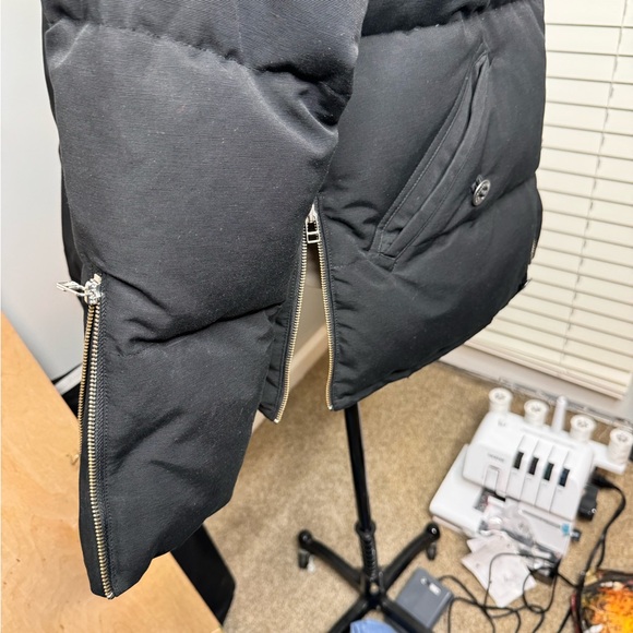 Moose Knuckles coat - Picture 6 of 13